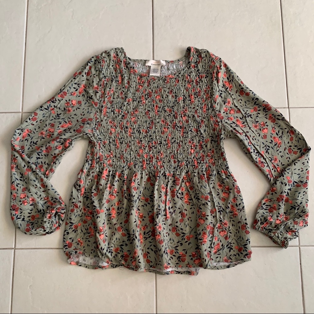 Floral flowy blouse